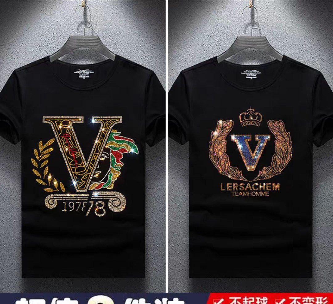 Erkaklar uchun qora yaltiroq printli futbolka